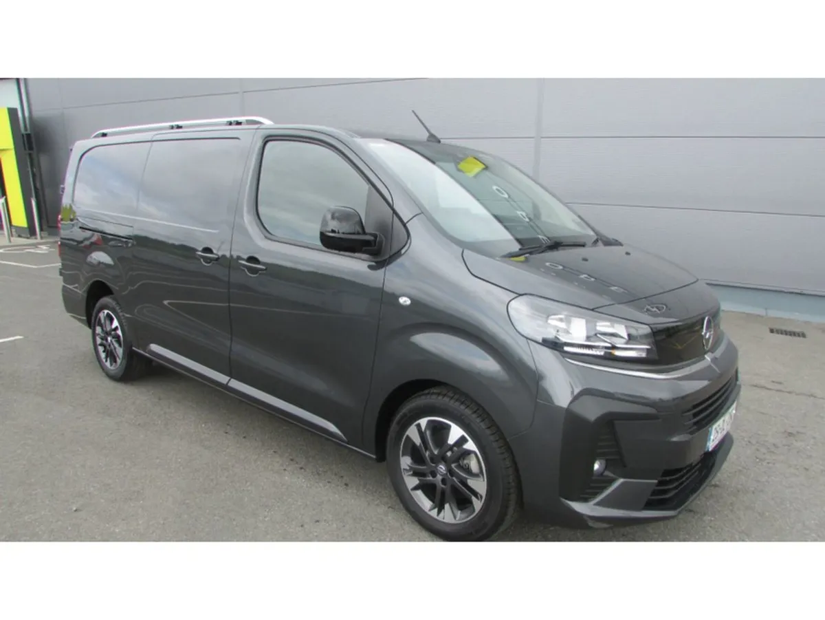 Opel Vivaro Sportive D-turbo 120PS - Image 3