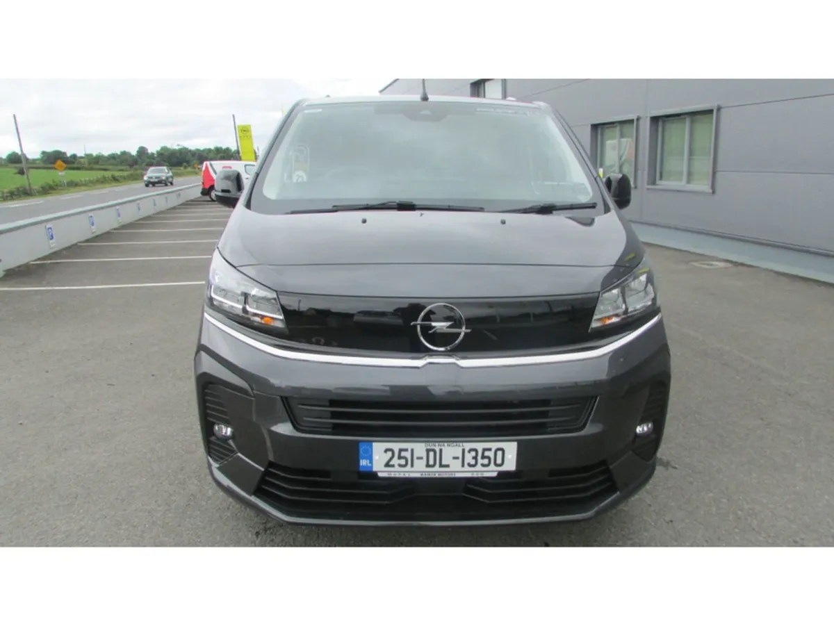 Opel Vivaro Sportive D-turbo 120PS - Image 4