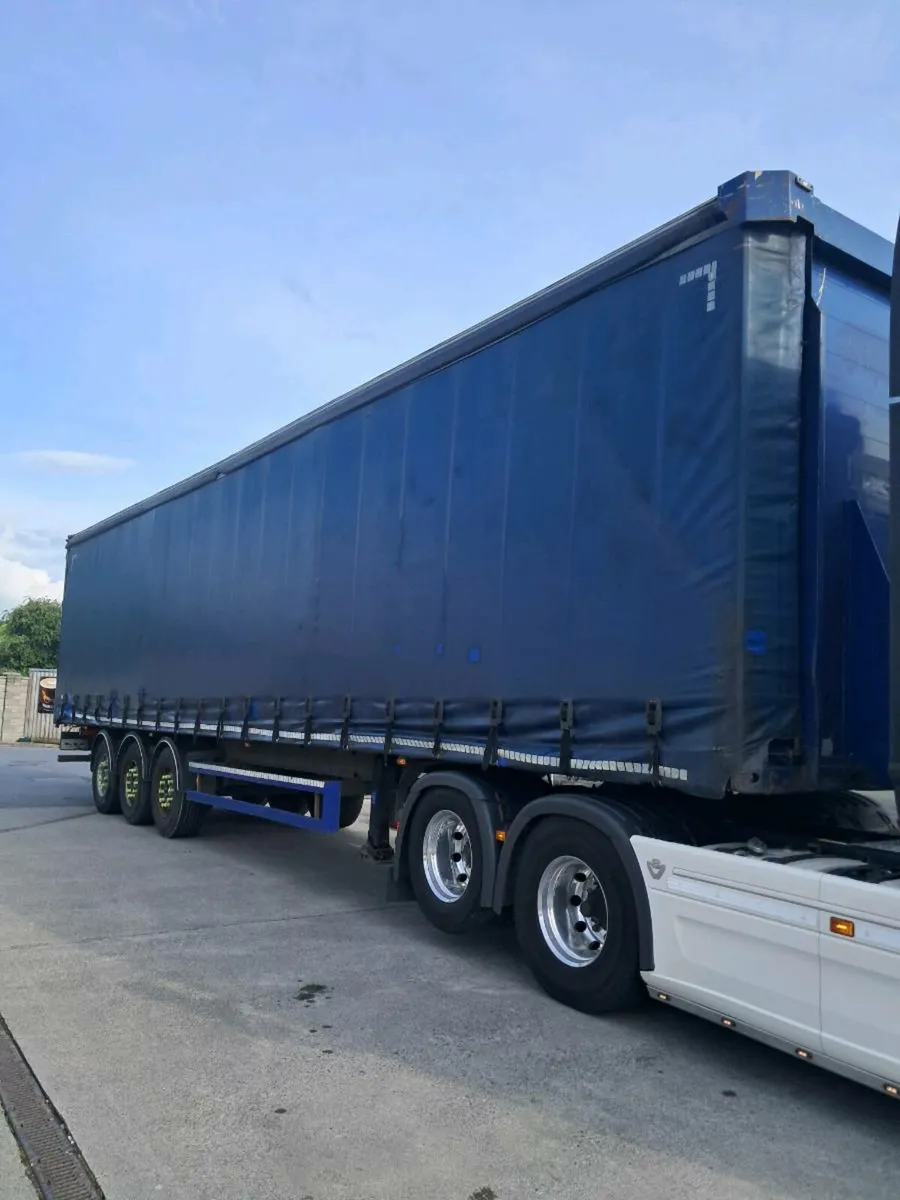 Schmitz curtainsider - Image 1