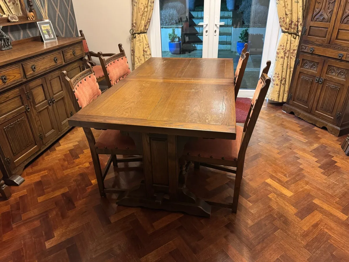 Dining room table and 8 Chairs - Image 1