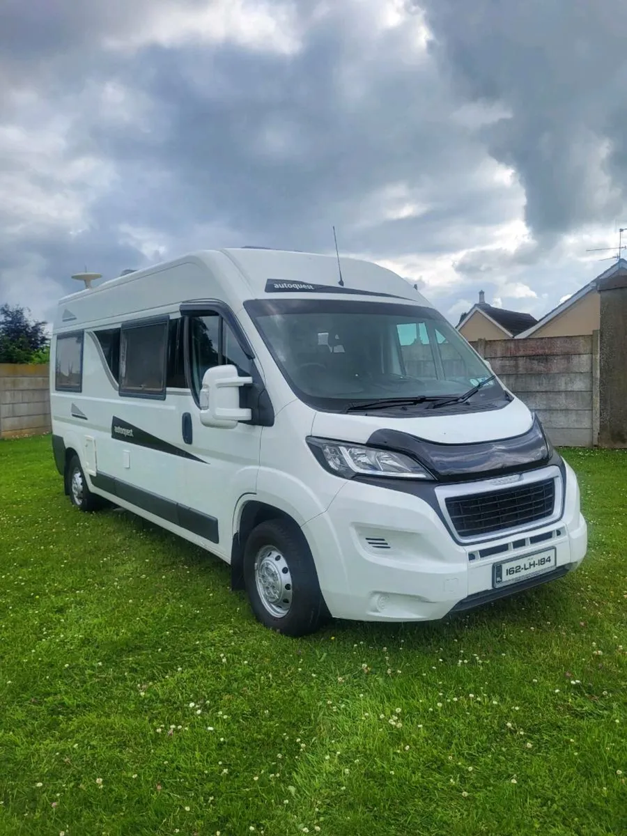 Camper van - Image 1