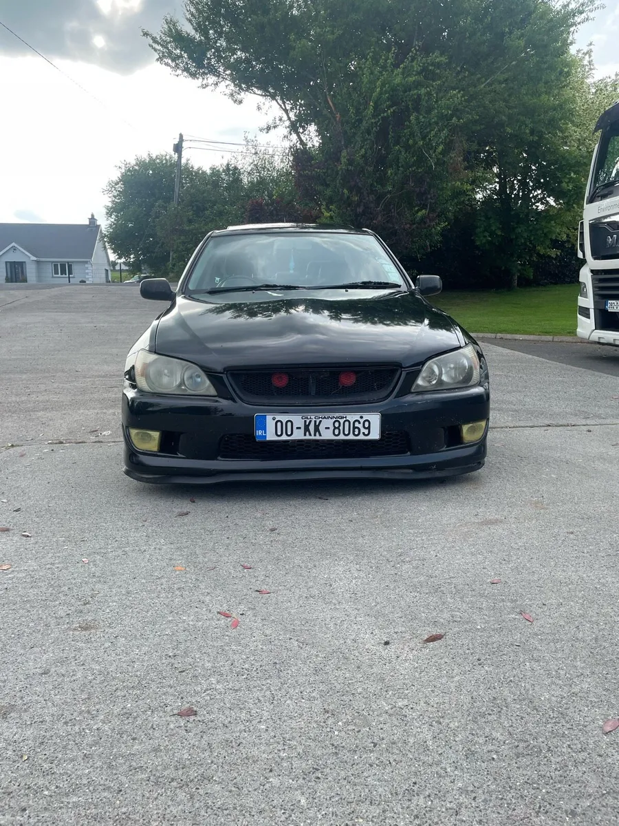 Lexus is200 sport - Image 2
