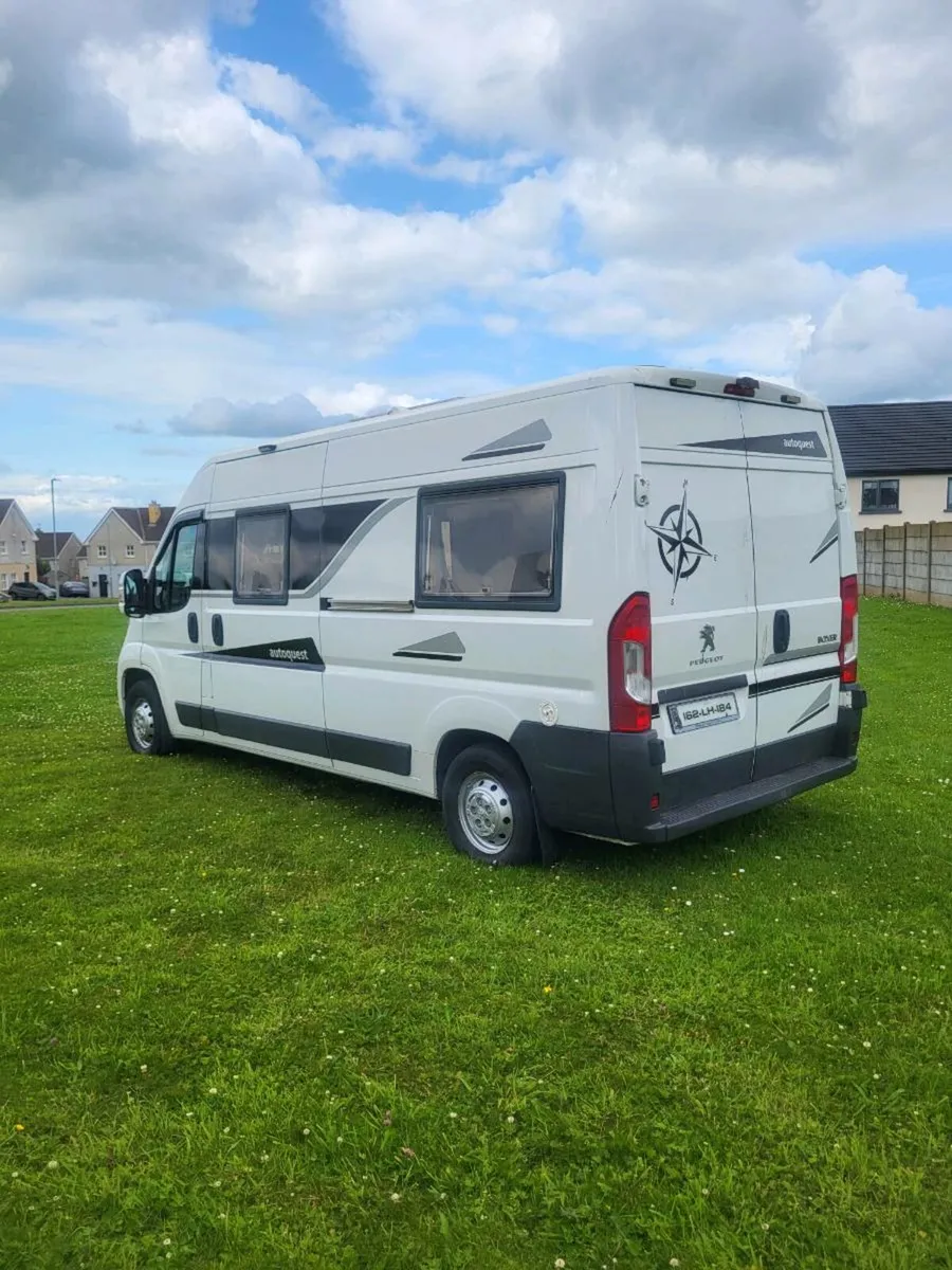 Camper van - Image 3
