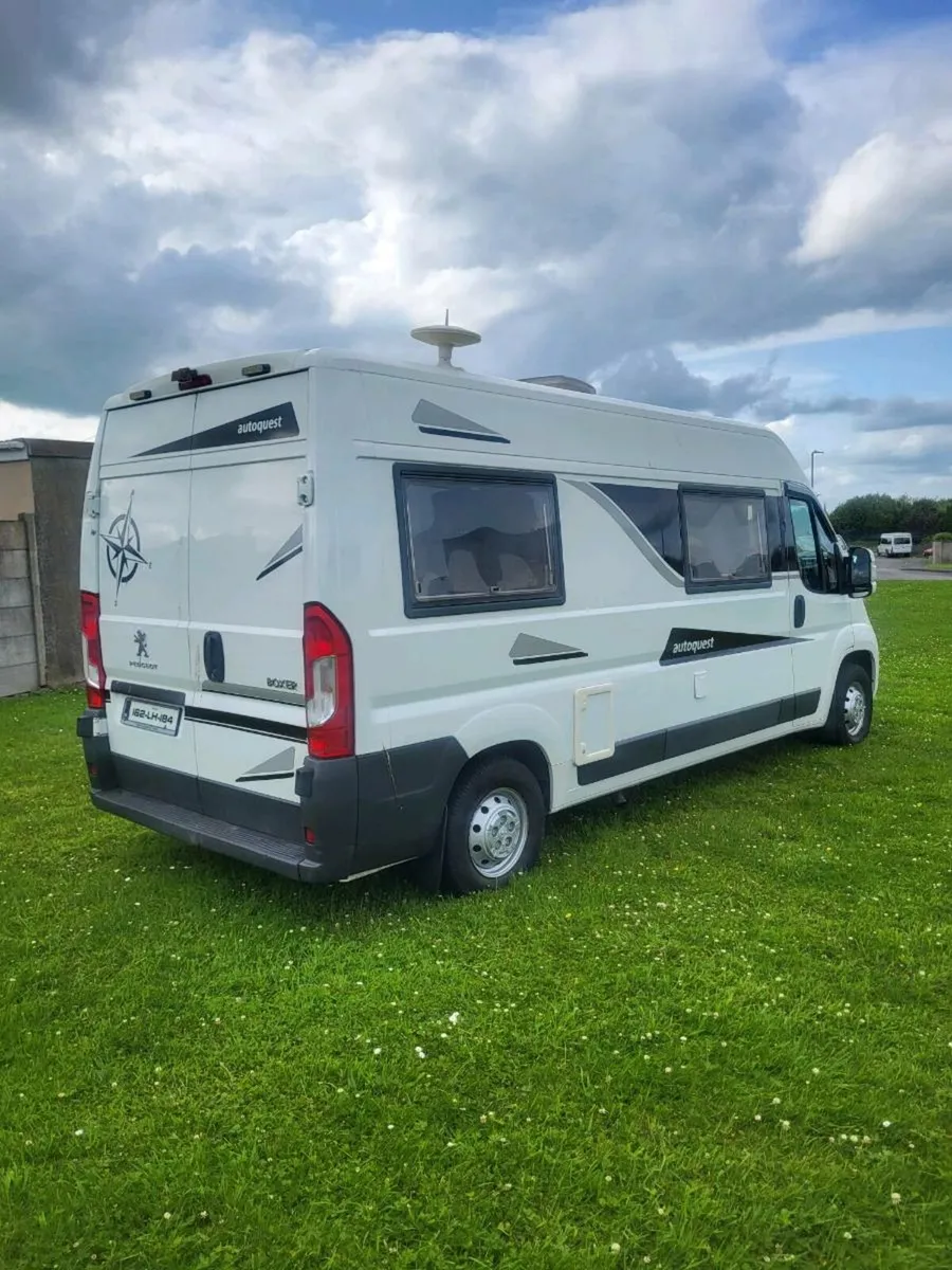 Camper van - Image 4