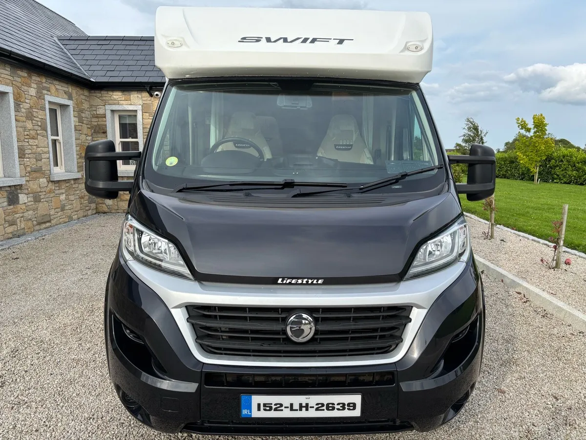 SWIFT LIFESTYLE 664 BLACK EDT  4x BERTH MOTORHOME - Image 2