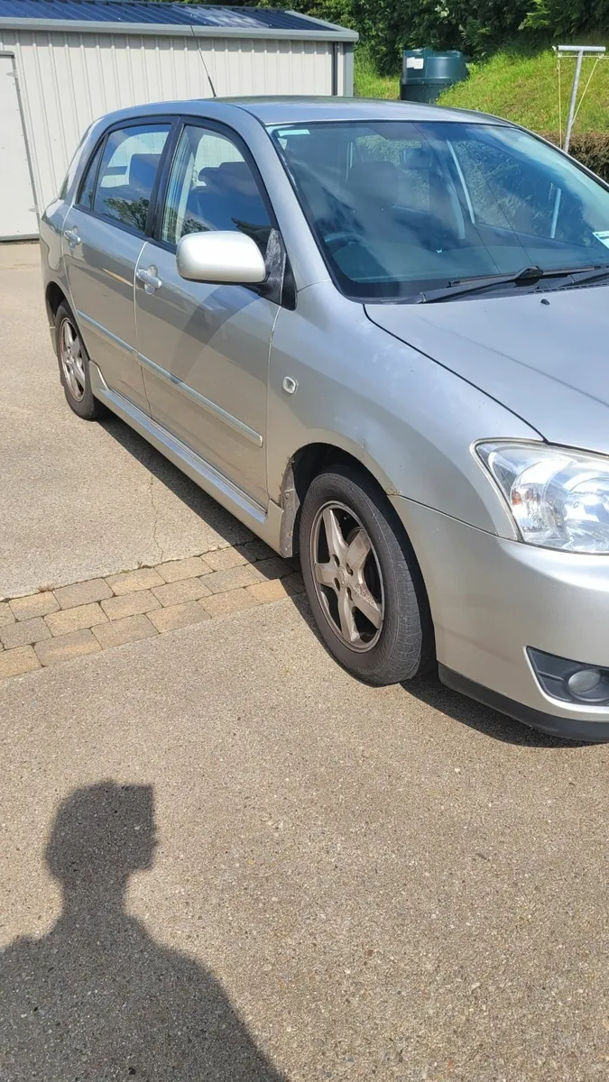 Toyota Corolla 2005 - Image 2
