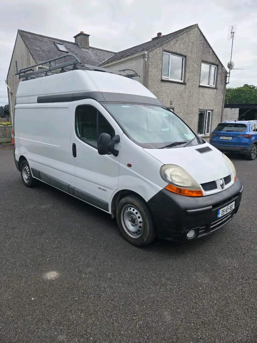 Renault trafic high roof camper - Image 3