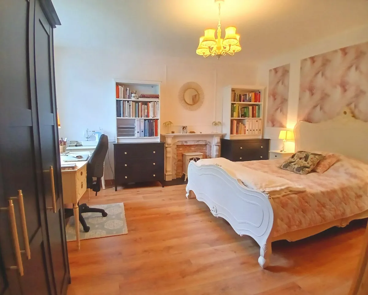 Charming family home in a sought-after location! - Image 3