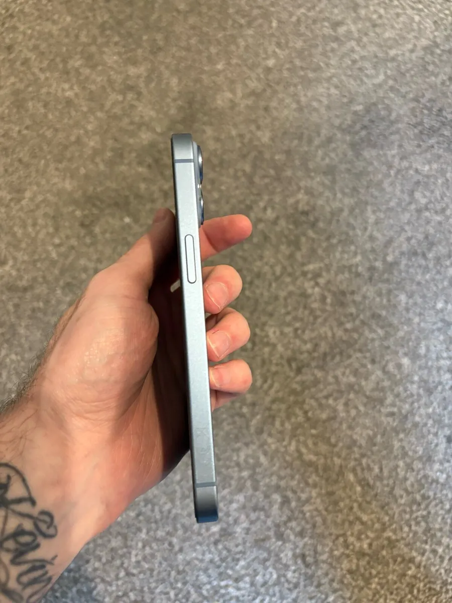 iPhone 14 - Image 4