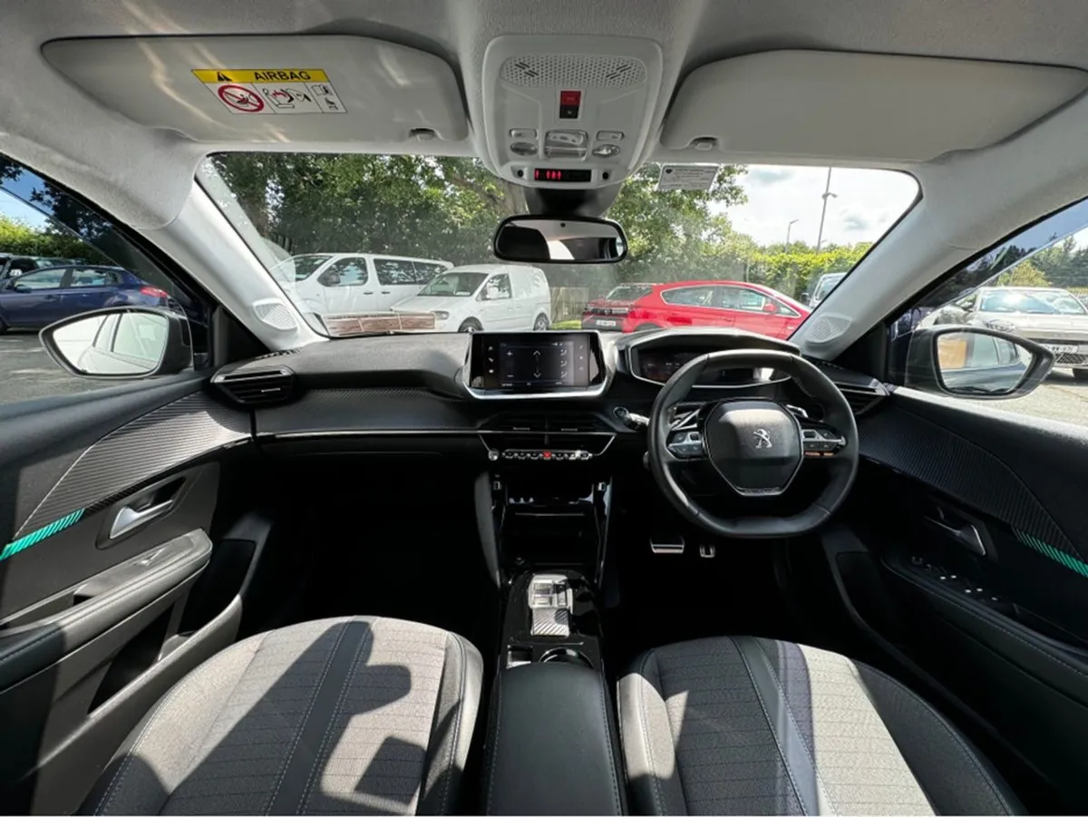 Peugeot 208 Allure 1.2 130hp Auto - Image 2