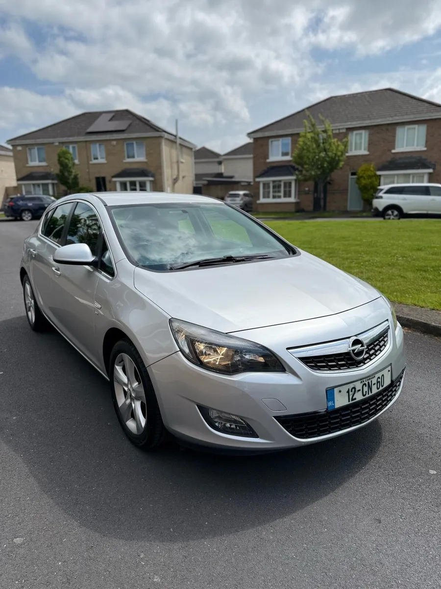 12 Opel Astra 1.4 New nct - Image 1