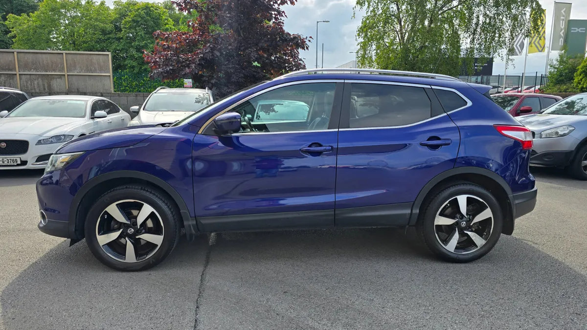 2016,Nissan Qashqai 1.2 SVE CVT AUTO Premium 4DR, - Image 3