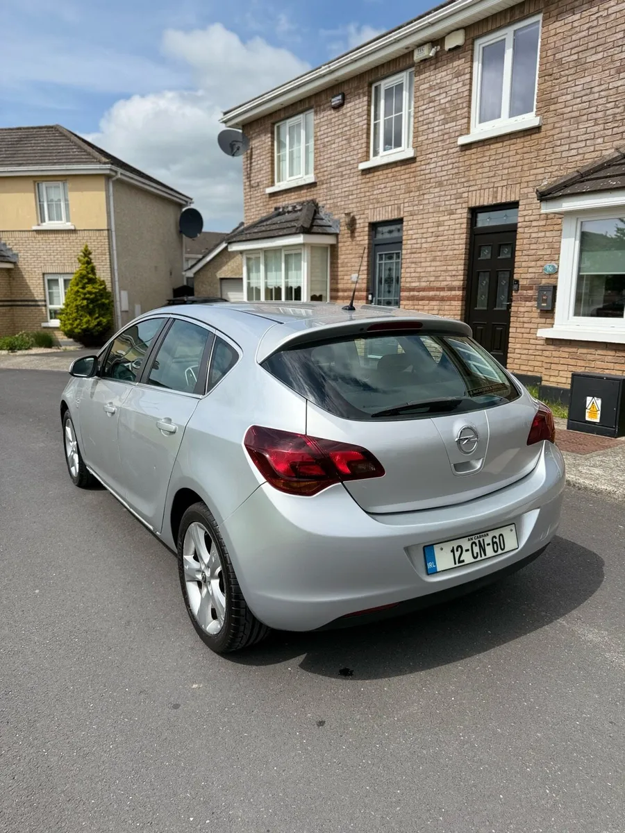 12 Opel Astra 1.4 New nct - Image 4