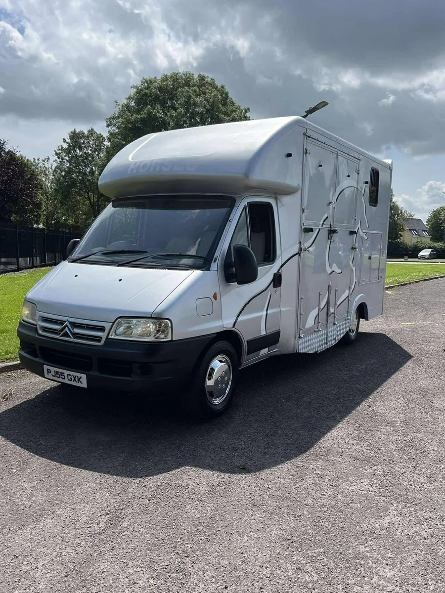 Foxy twin coach built 3.5t Horsebox - Image 1