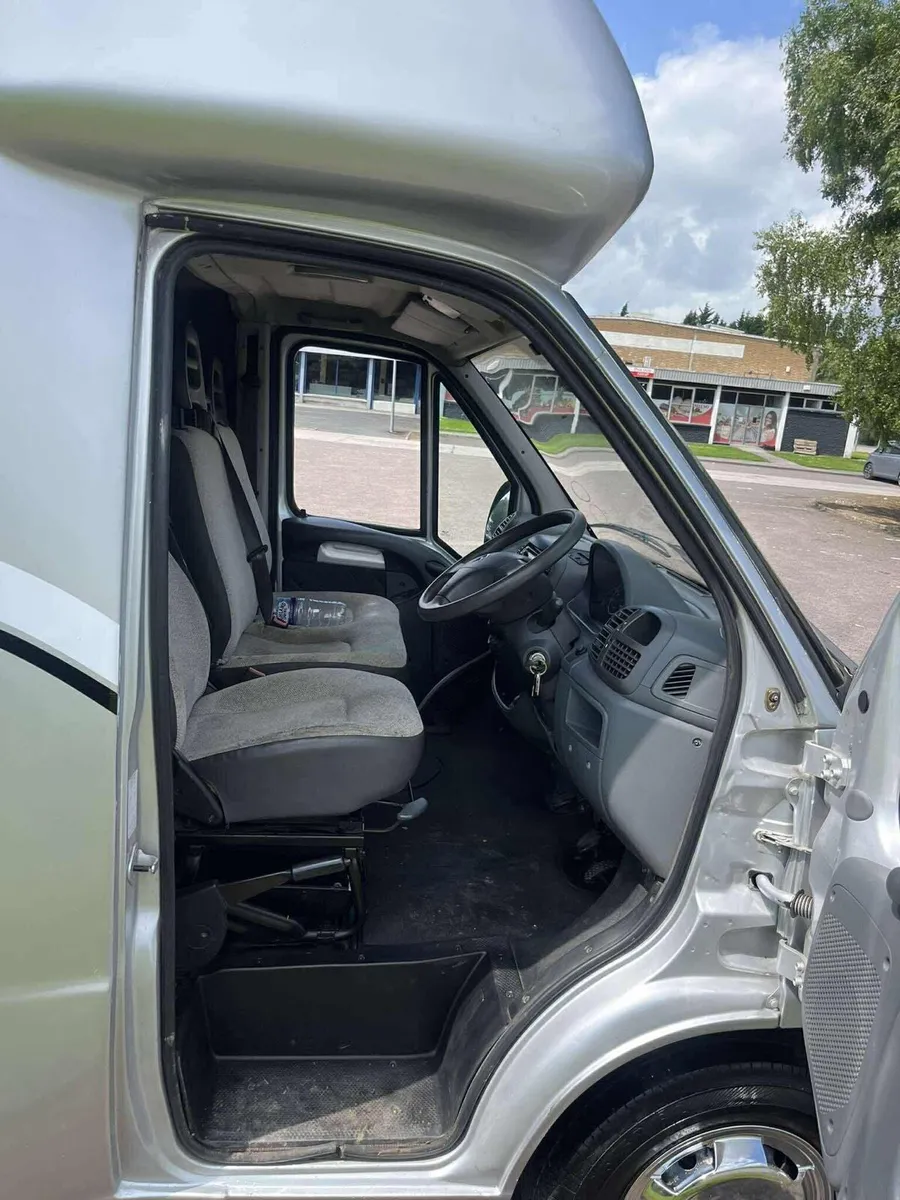 Foxy twin coach built 3.5t Horsebox - Image 3