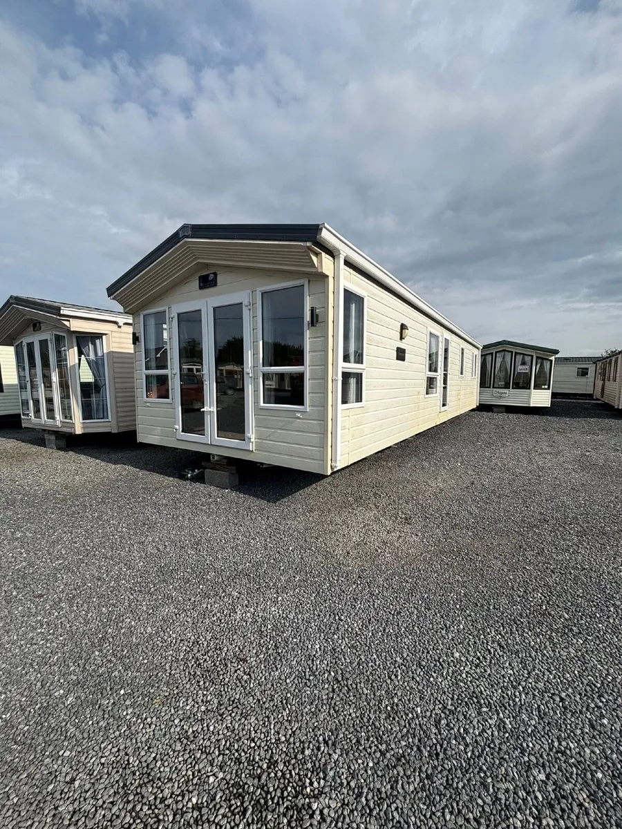 THE SHERBORNE FROM WILLERBY. 40X12.6X2BED - Image 1