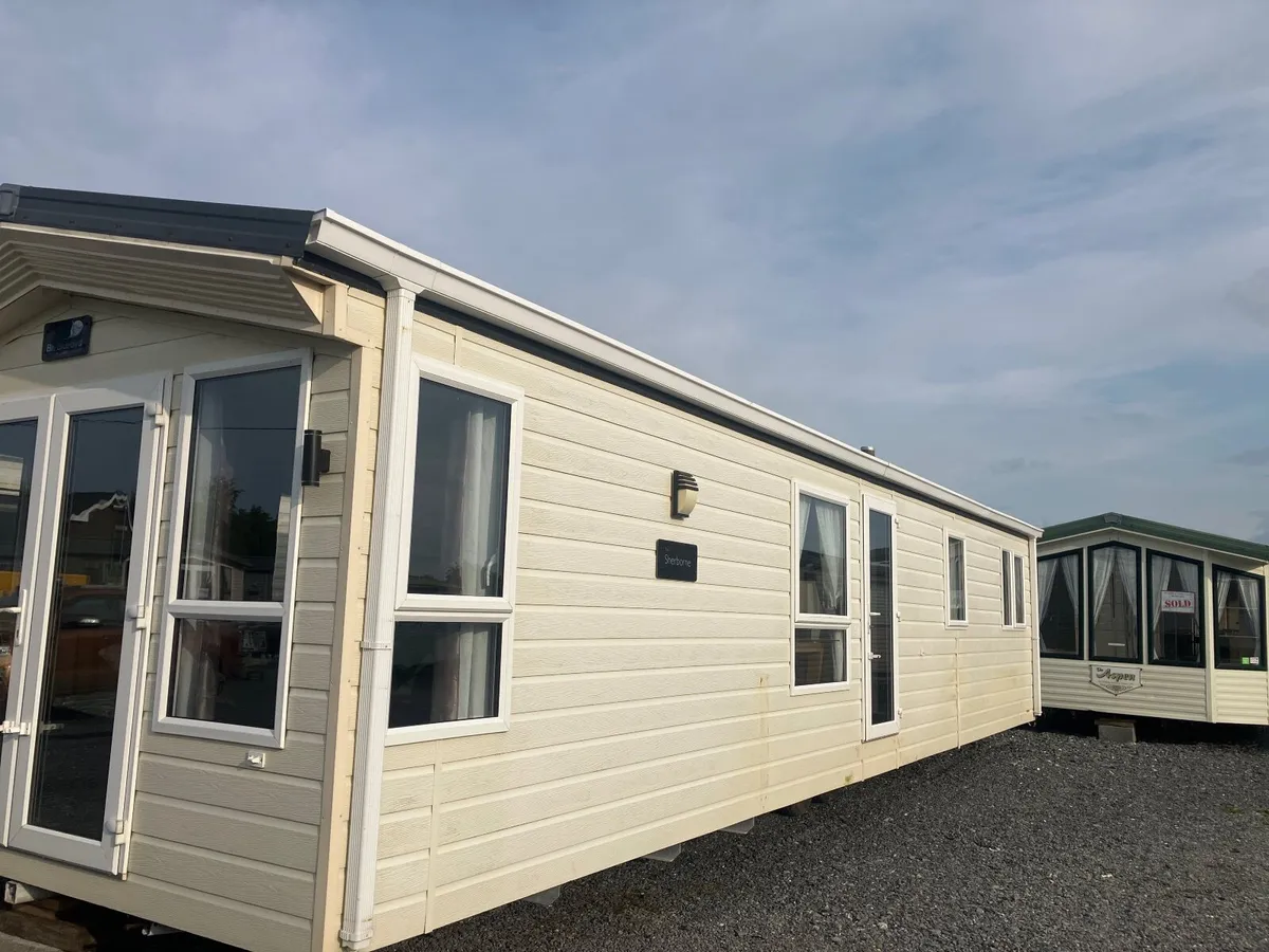 THE SHERBORNE FROM WILLERBY. 40X12.6X2BED - Image 2