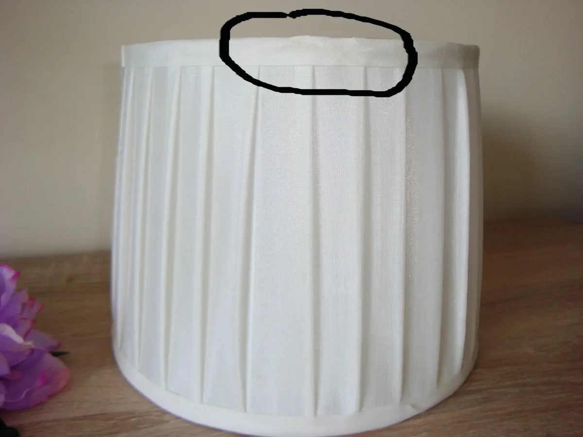 Cream pleated lampshade - Image 2