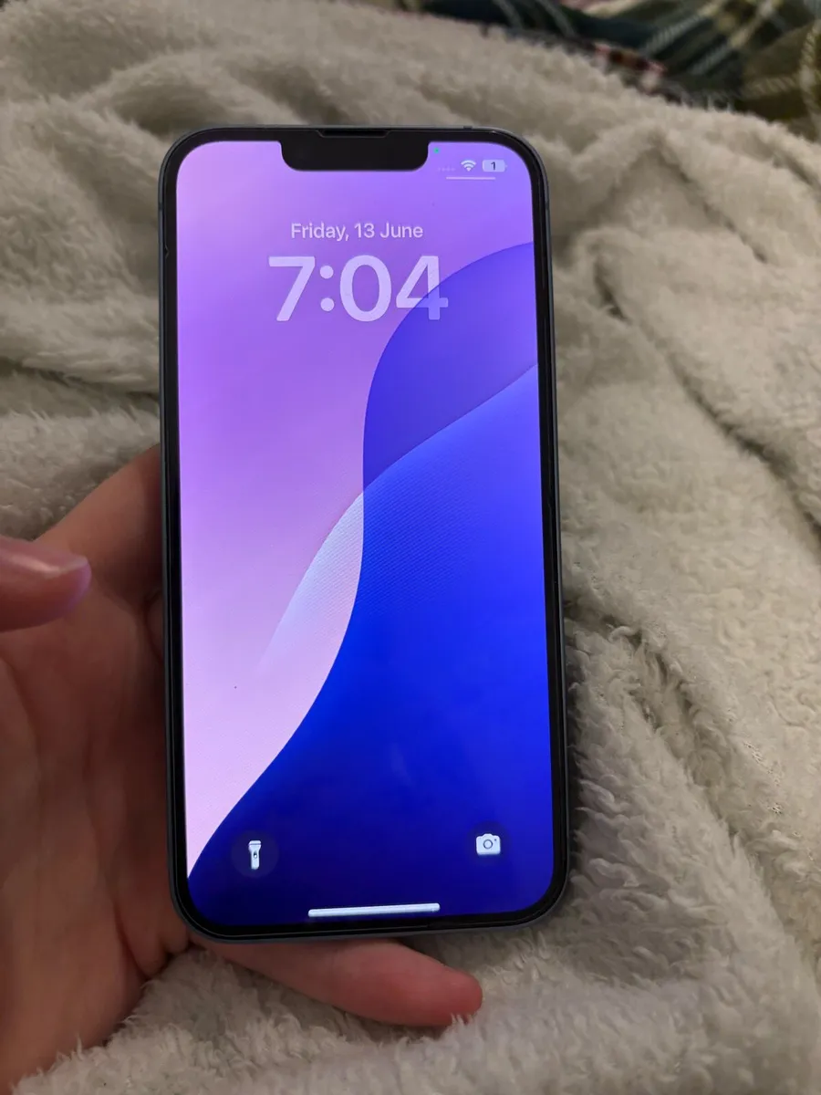 iPhone 14 - Image 1