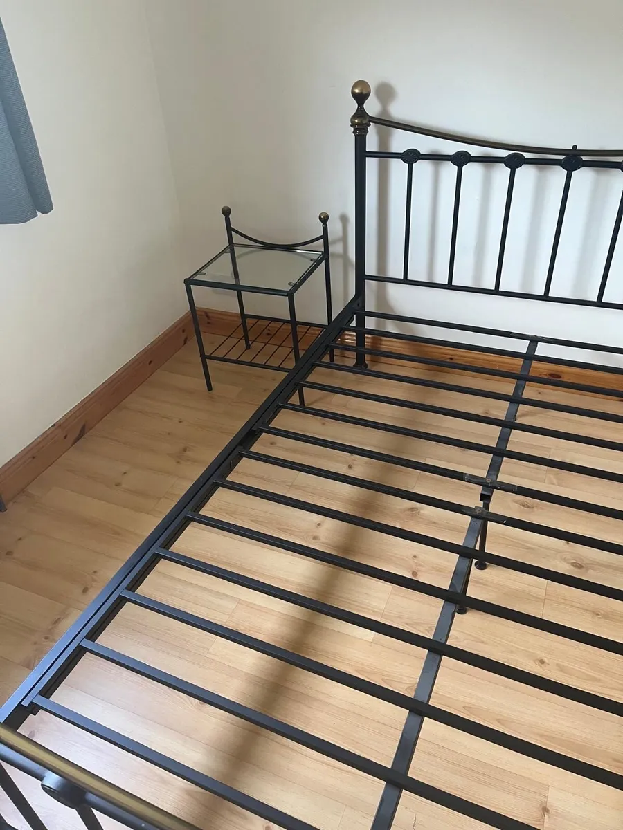Double bed frame and bedside lockers - Image 4