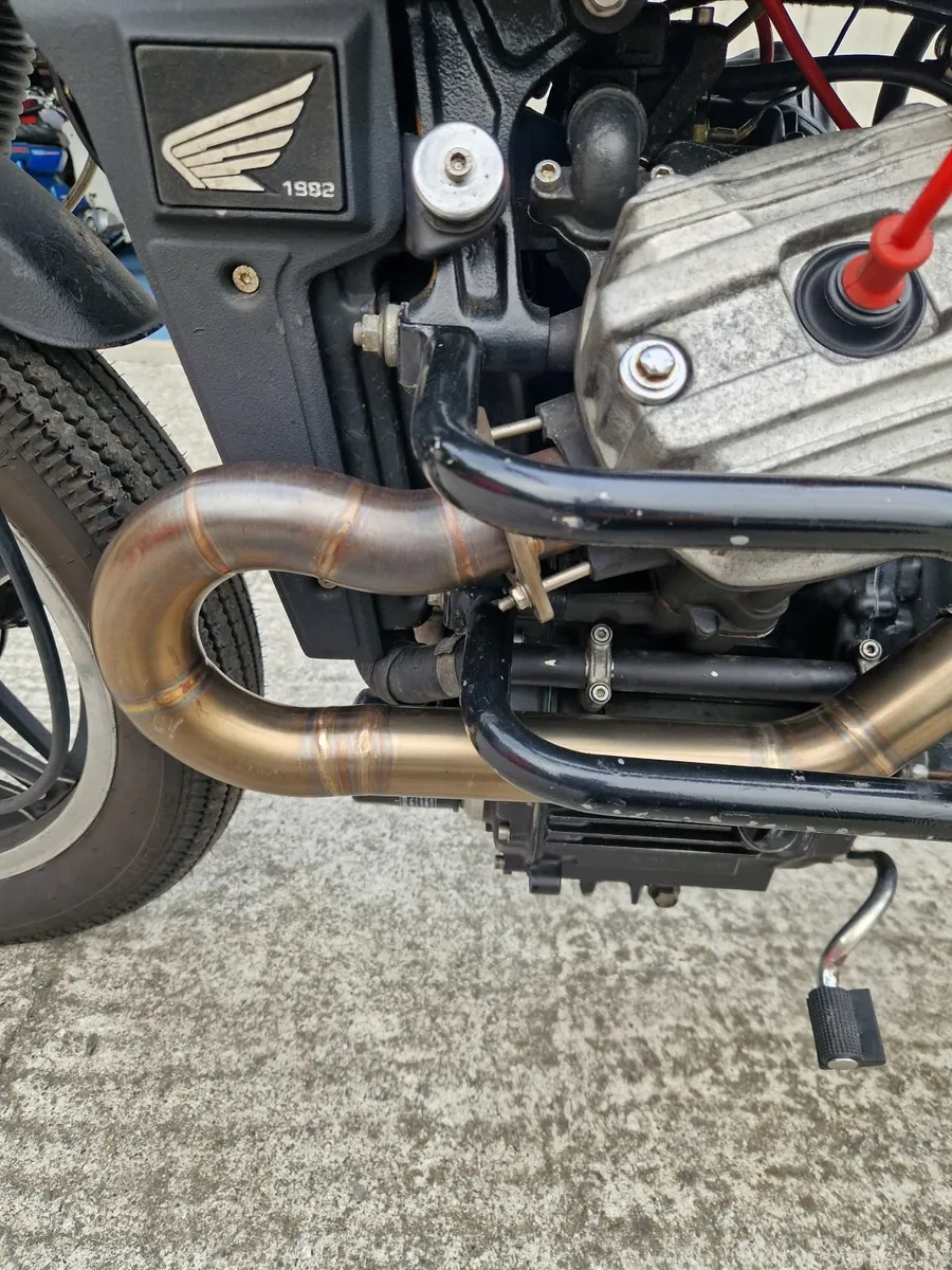 Honda cx  cafe  1984 - Image 3