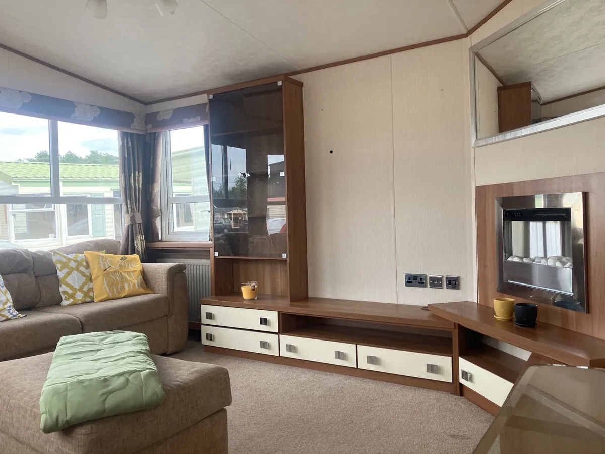 WE THINK THIS LITTLE BEAUTY WILL SELL QUICKLY - Image 4