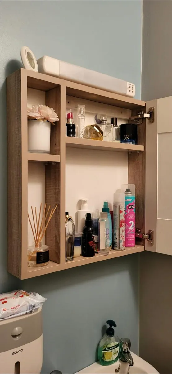 Bathroom unit - Image 2