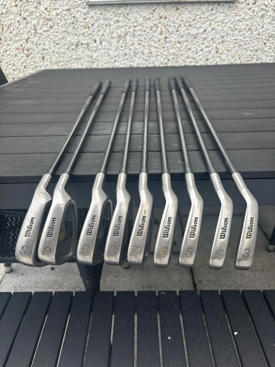 Wilson Matrix Regular Shaft Golf Clubs w Golf Bag - Image 1
