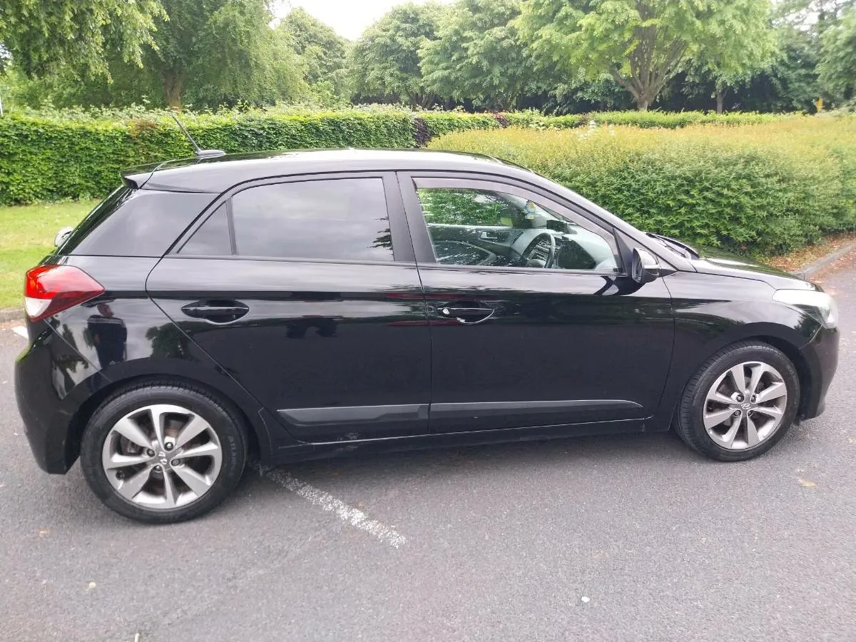 2015 Hyundai i20 - Image 1