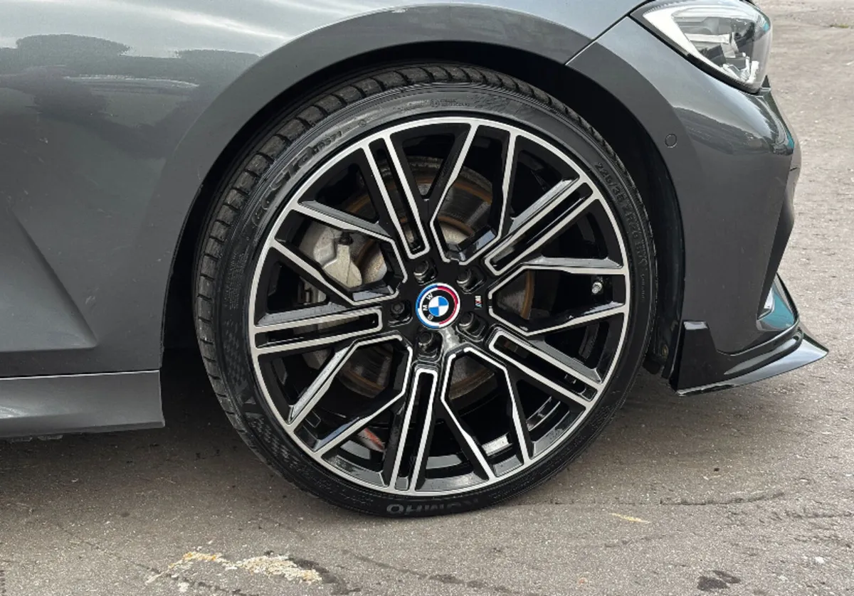 2021 BMW 330E M-Sport X-Drive automatic - Image 3