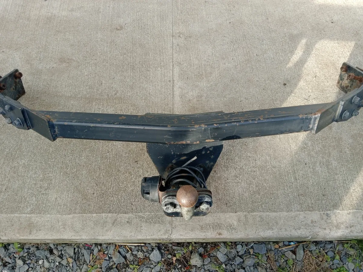 Hyundai tow bar - Image 1