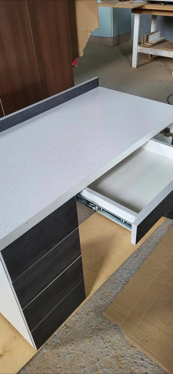 Make up tables - Image 2