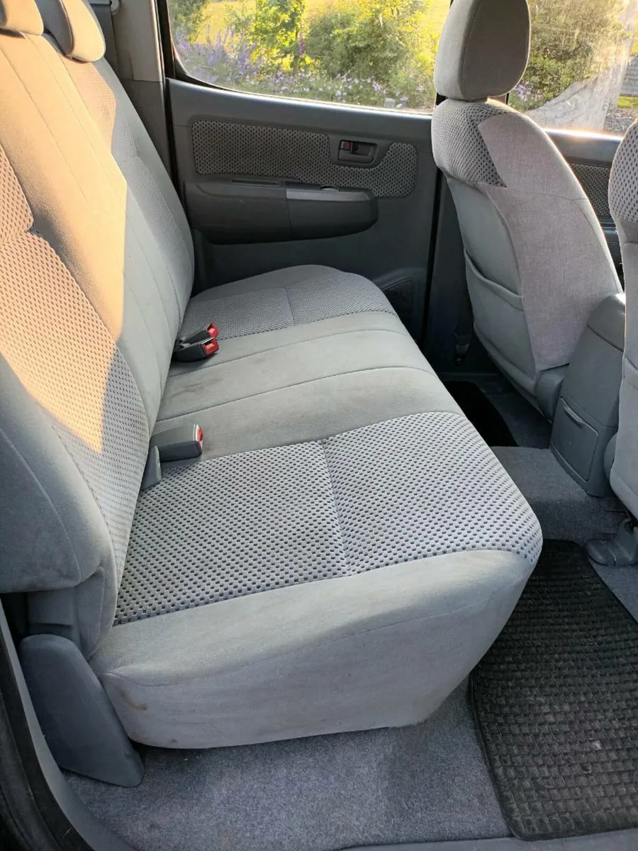 Toyota hilux - Image 2