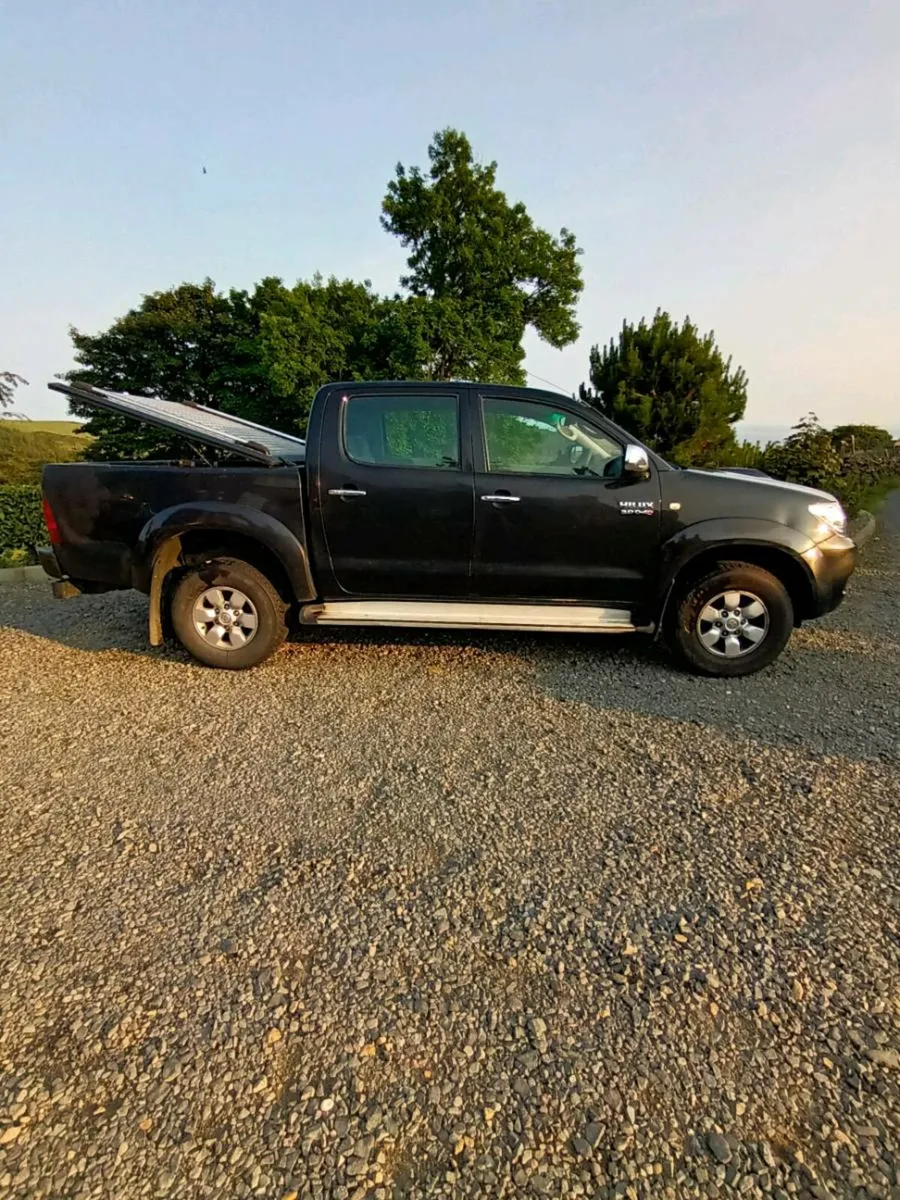 Toyota hilux - Image 4