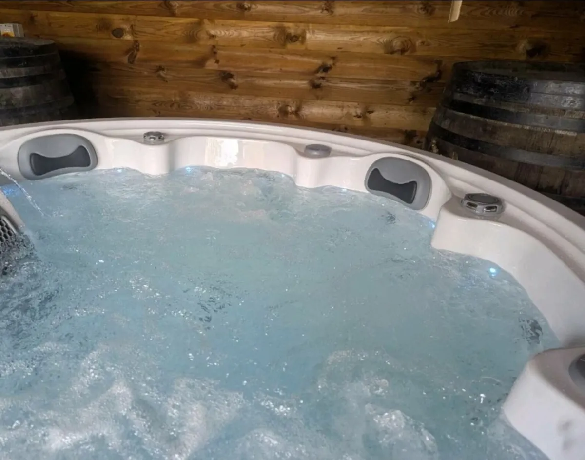 Hot tub - Image 3