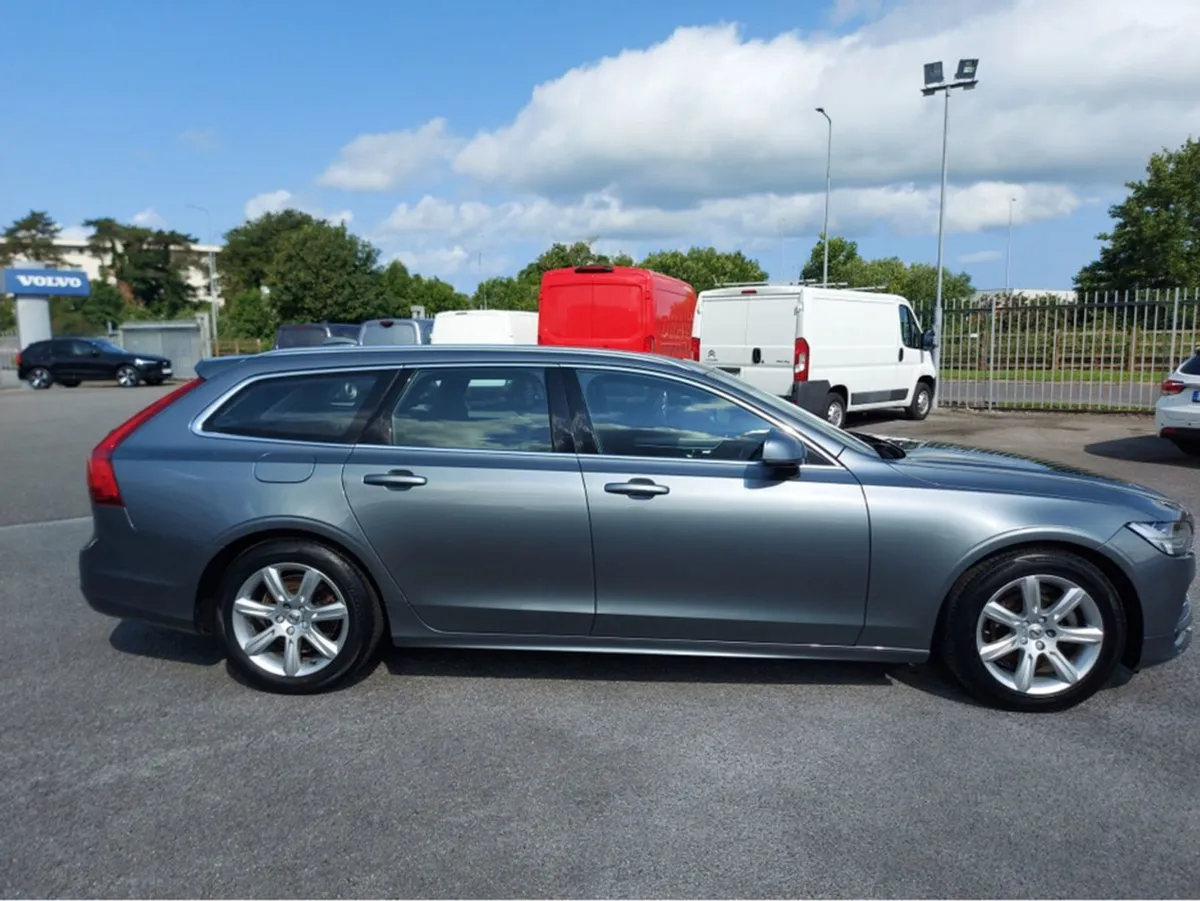 Volvo V90 2.0 D4 Momentum A 5DR Auto 190PS 90 Ser - Image 4