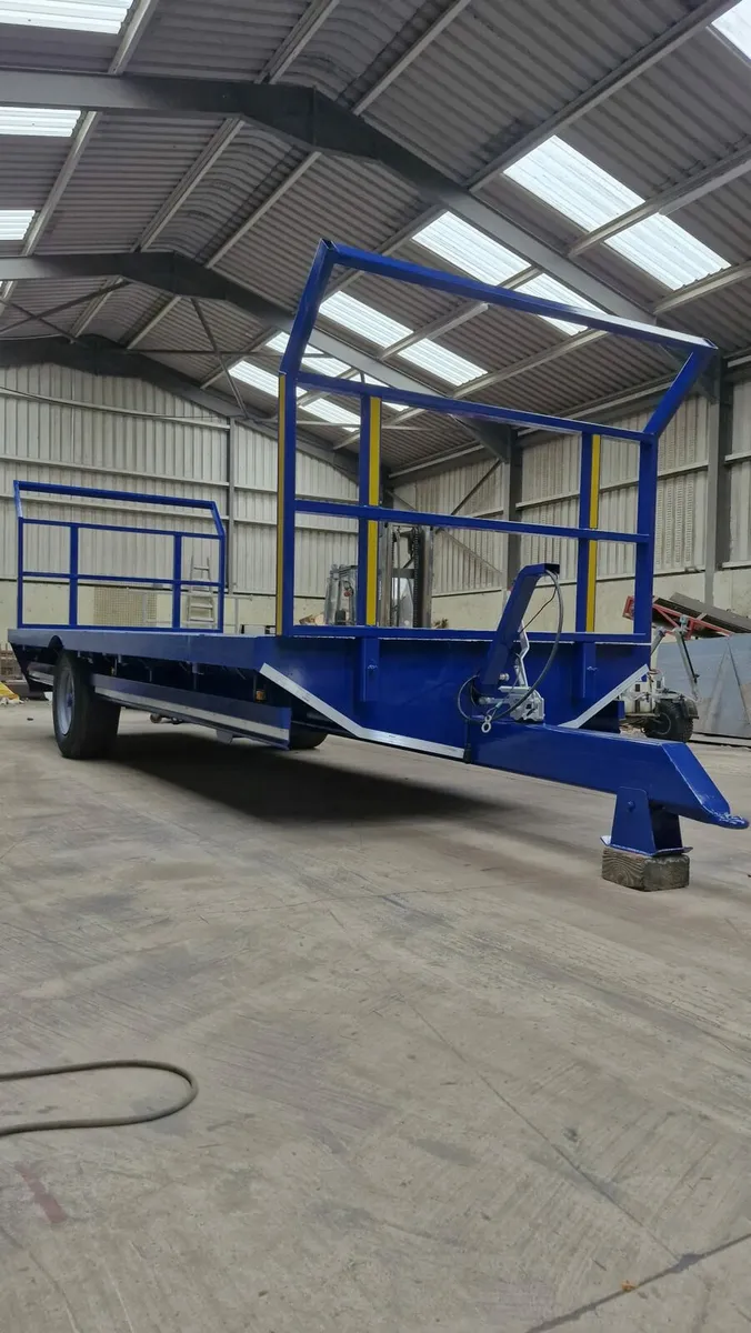 BALE TRAILER - Image 1