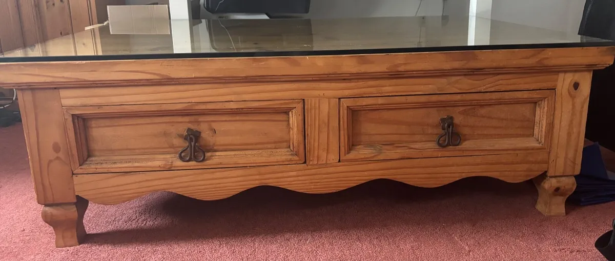 Large Solid pine coffee table - Image 1