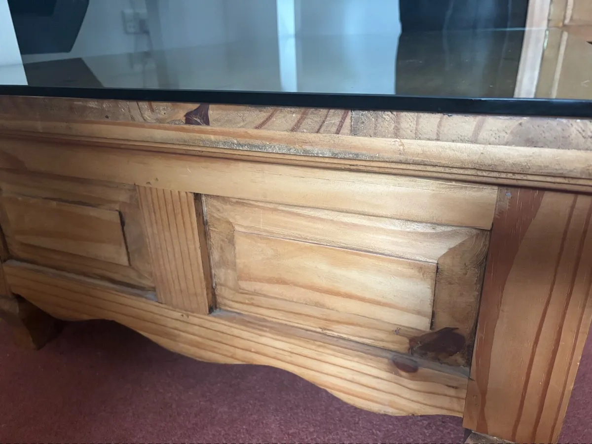 Large Solid pine coffee table - Image 2