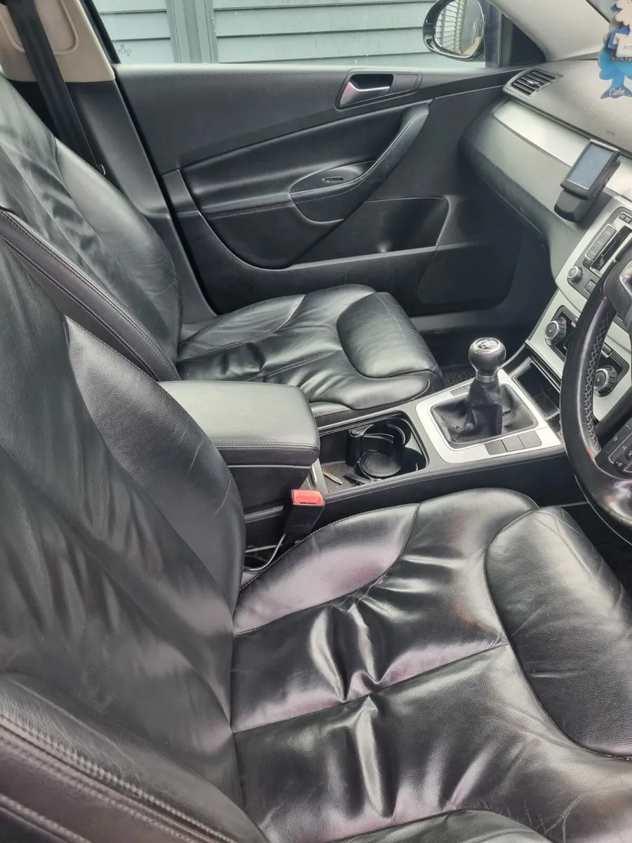 Volkswagon Passat - Image 2