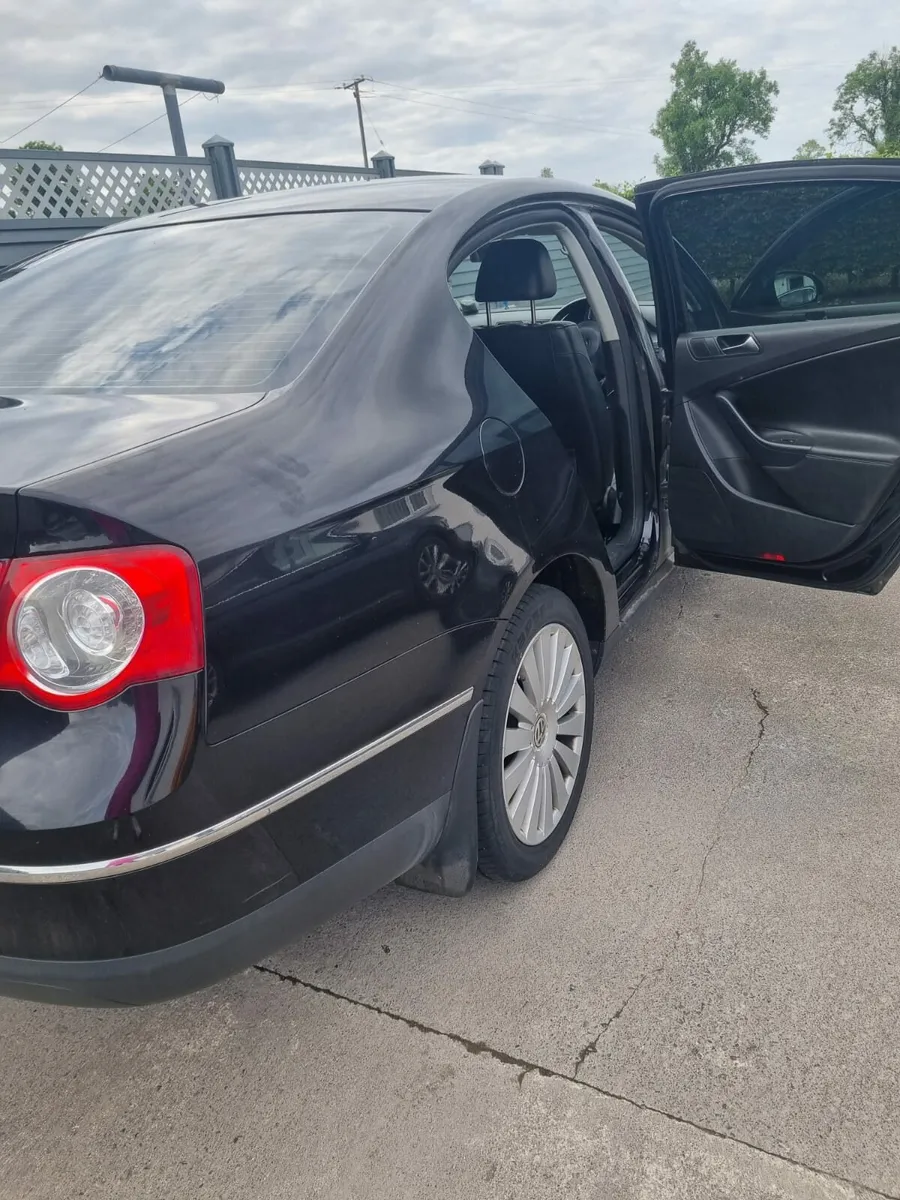 Volkswagon Passat - Image 3