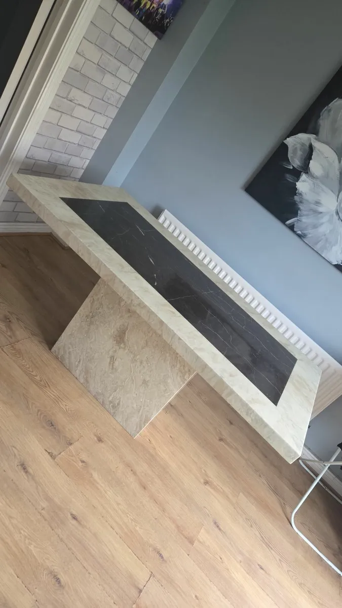 Kitchen table - Image 2