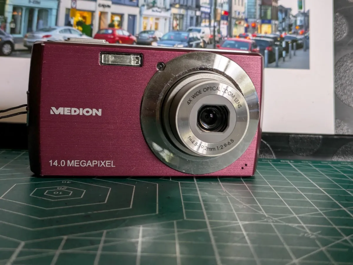 Medion 14MP CCD🌈 digital compact camera - Image 1