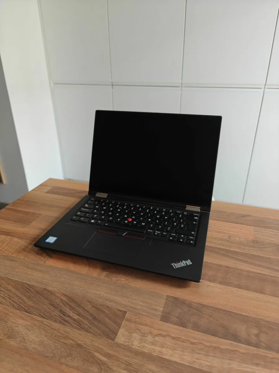 Lenovo ThinkPad X390 Yoga i5 Touchscreen Laptop - Image 2