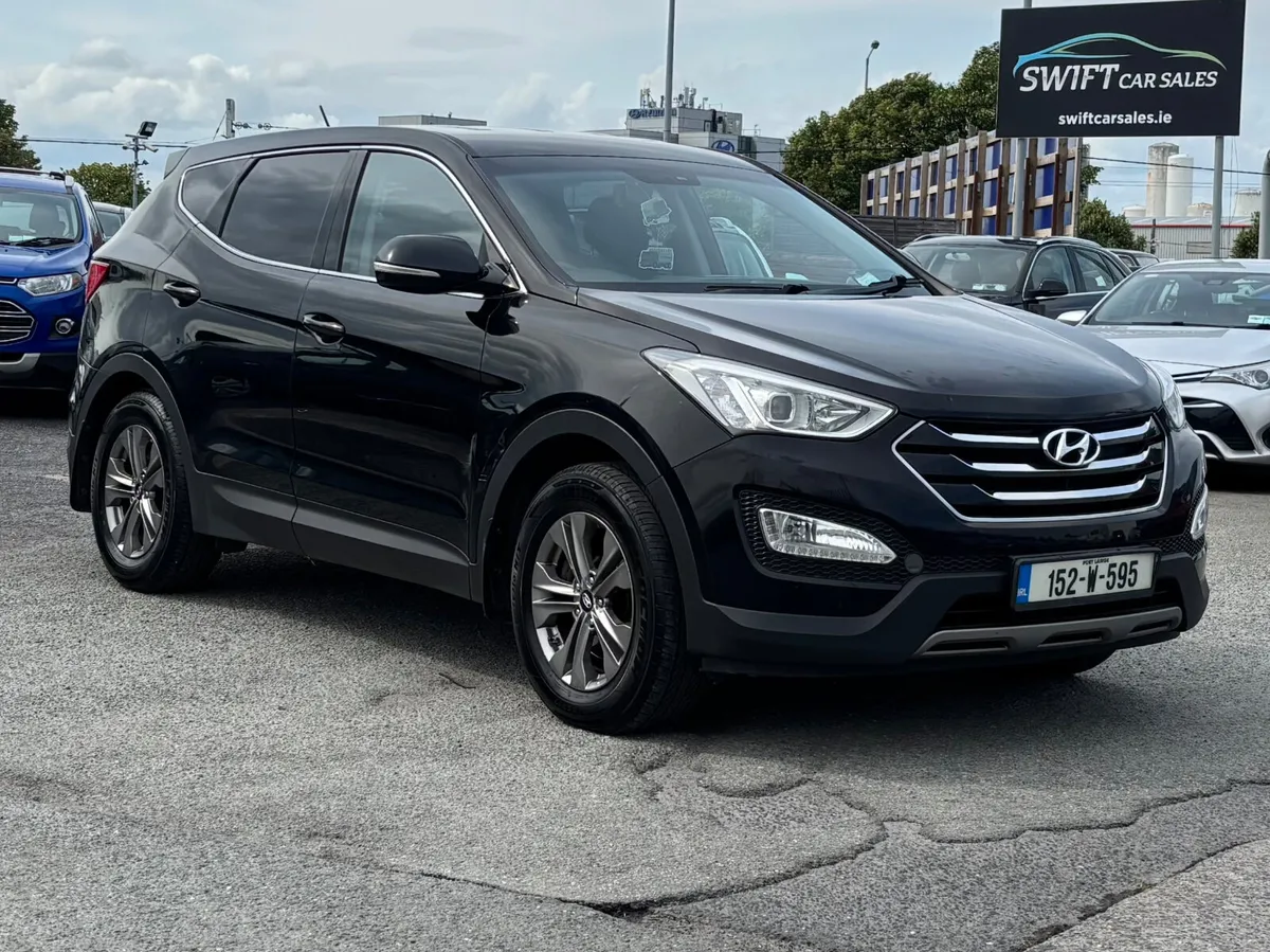 2015 Hyundai Santa Fe 2.2D Comfort Nct & Tax11/25 - Image 1