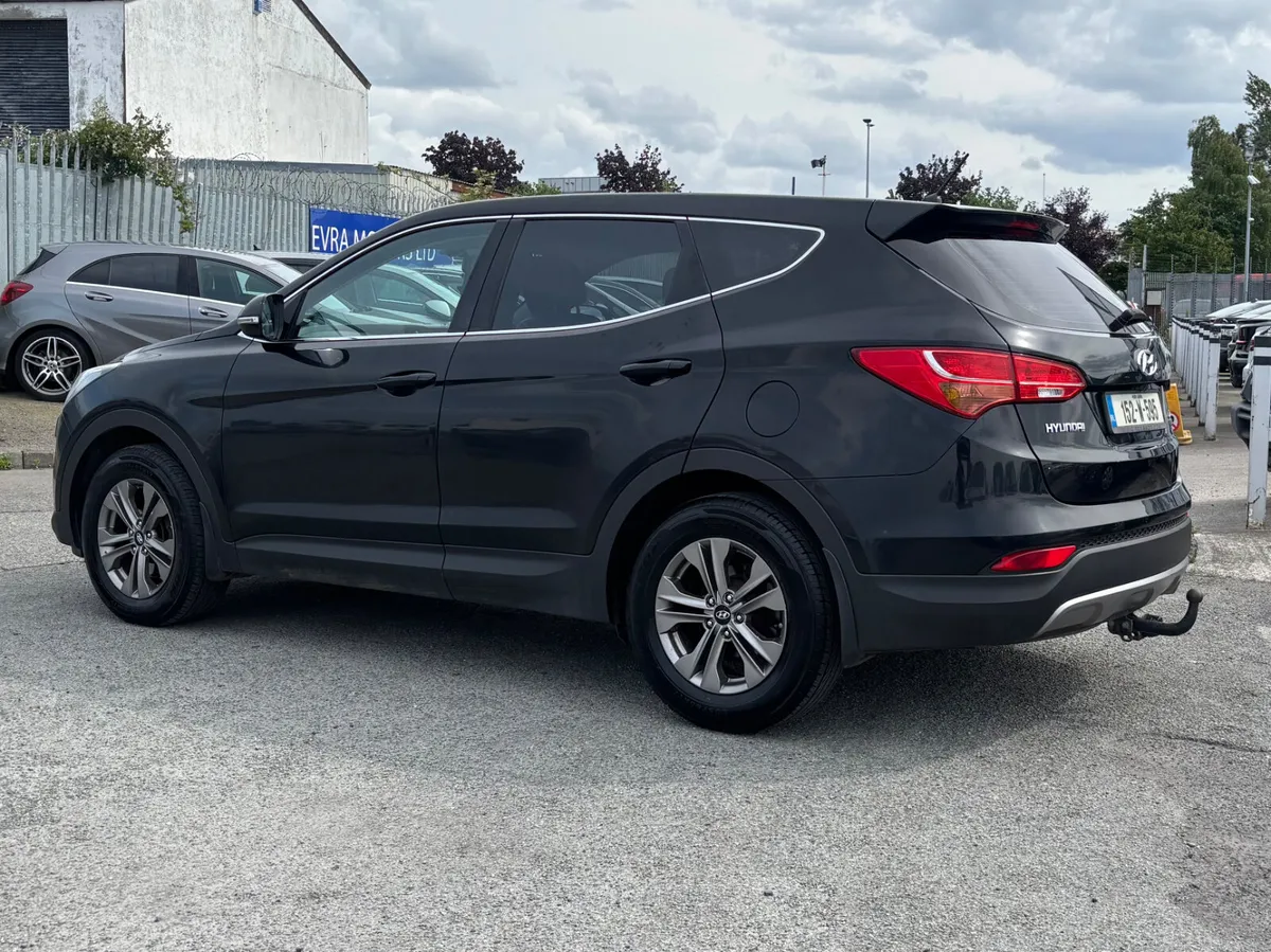 2015 Hyundai Santa Fe 2.2D Comfort Nct & Tax11/25 - Image 4