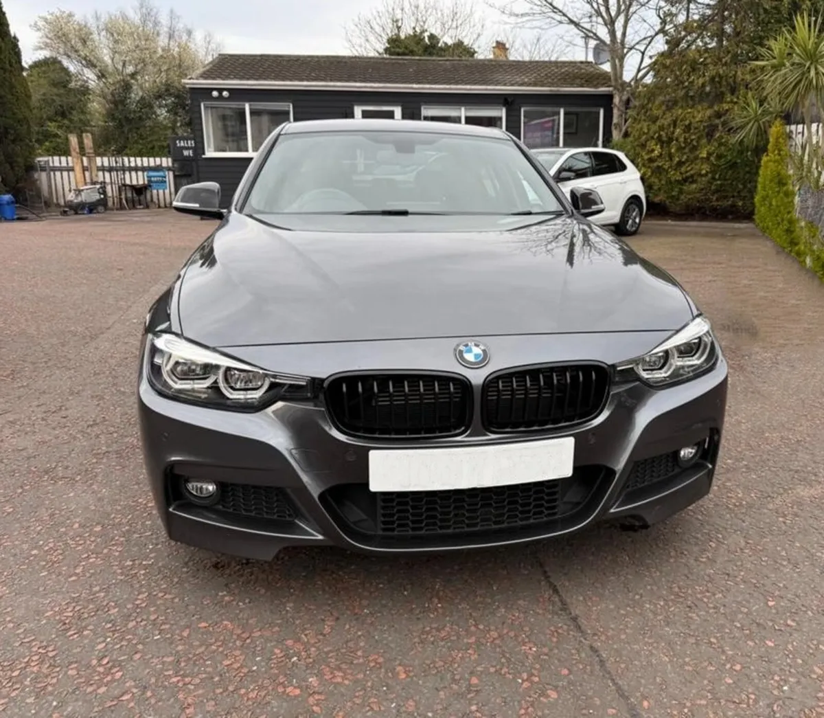 BMW 3-Series Shadow Edition - Image 1