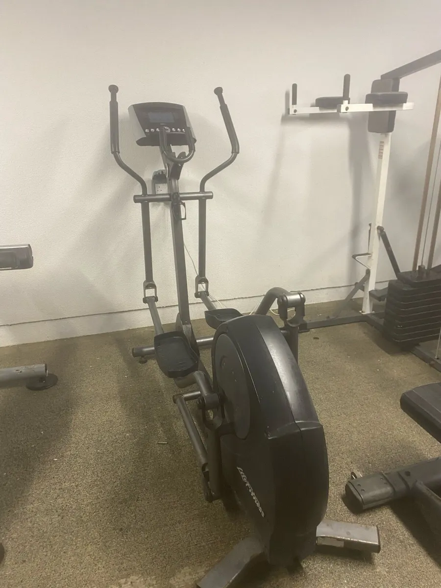 Cross trainer - Image 2