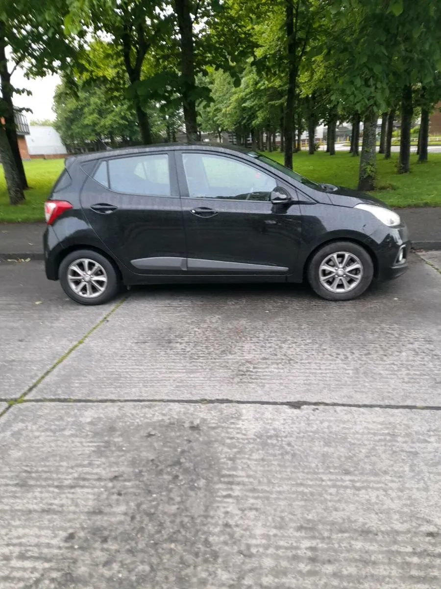 Hyundai i10. 1.2 Premium model - Image 2