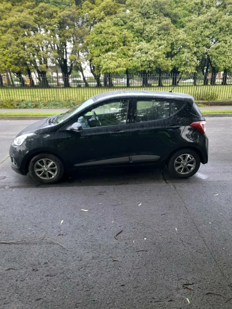 Hyundai i10. 1.2 Premium model - Image 4